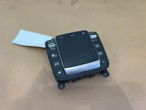 Gebruikte Bediening boordcomputer Mercedes GLA (H247) 1.3 200 Turbo 16V 4-Matic Prijs € 78,65 Inclusief btw aangeboden door Autoparts Van De Velde