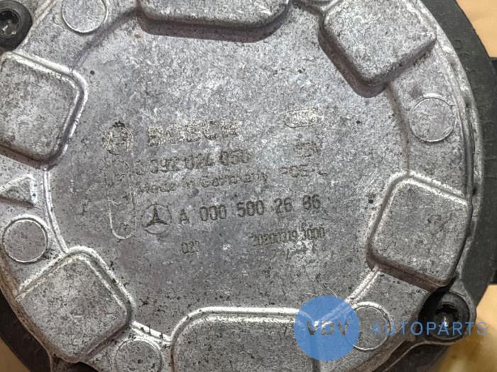 Pompe à eau Mercedes C-Klasse