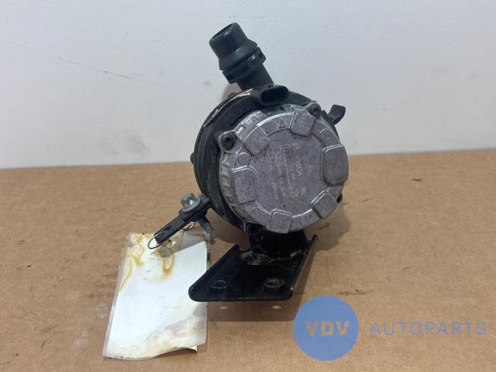 Pompe à eau Mercedes C-Klasse