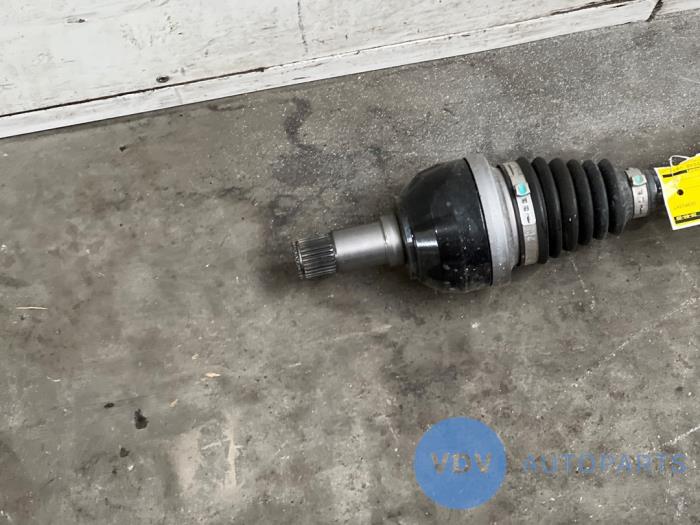 Os napedowa lewy przód Mercedes GLA