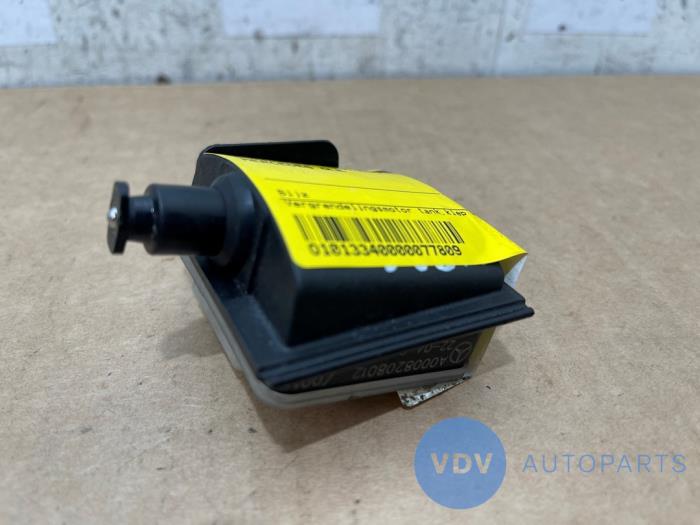 Tank cap cover hinge Mercedes GLE