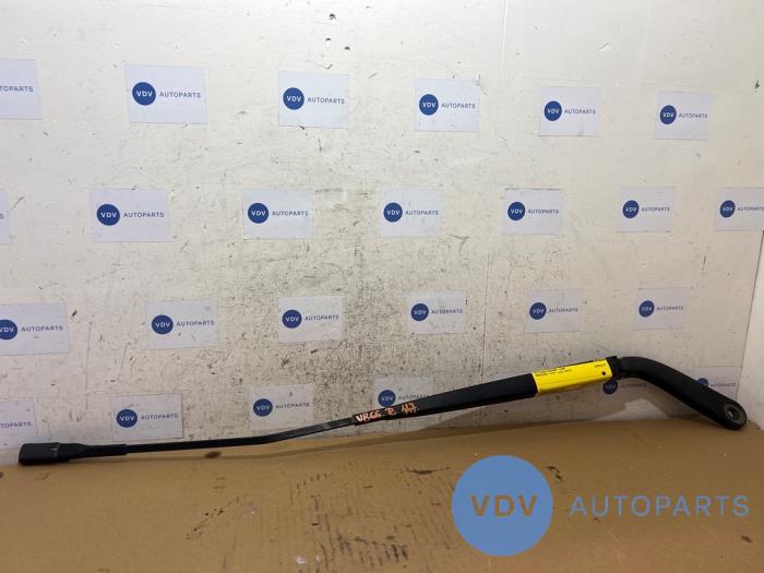 Ramie wycieraczki przedniej Mercedes Vito