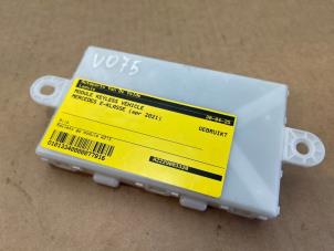 Gebruikte Keyless vehicle module Mercedes E (W213) E-200d 1.6 Turbo 16V Prijs € 60,50 Inclusief btw aangeboden door Autoparts Van De Velde