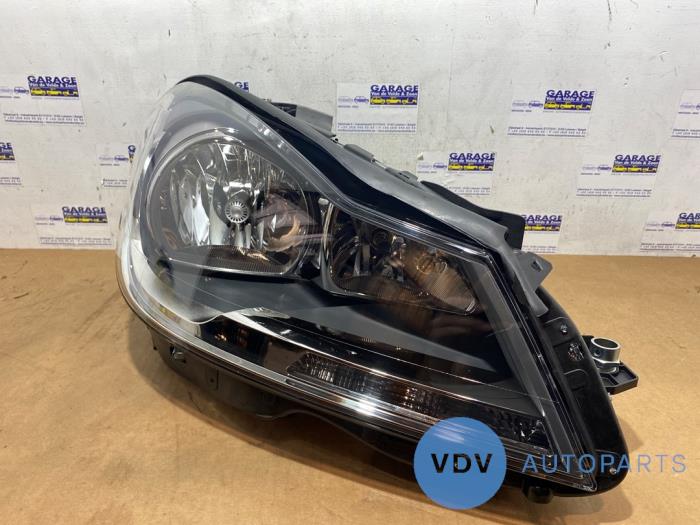 Headlight, right Mercedes C-Klasse