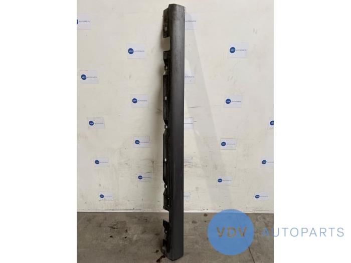Sill, left Mercedes A-Klasse