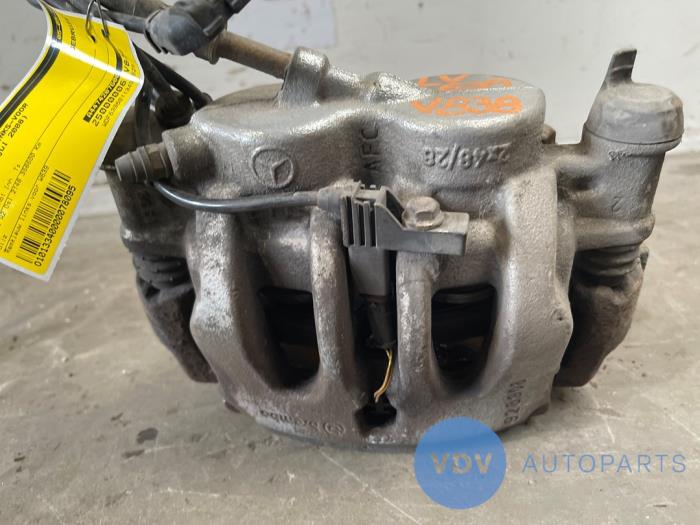 Etrier de frein (pince) avant gauche Mercedes Vito