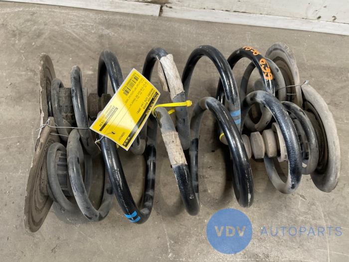 Sprezyna srubowa tyl Mercedes Vito