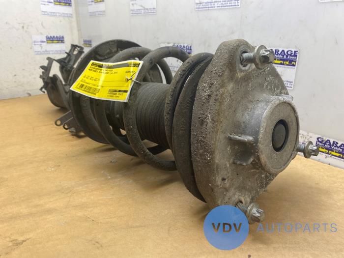 Stoßdämpfer links vorne Mercedes GLA