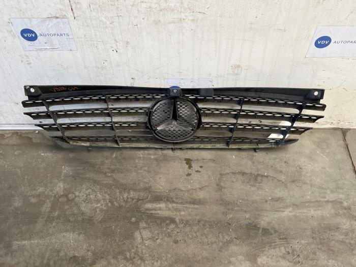 Grill Mercedes Vito