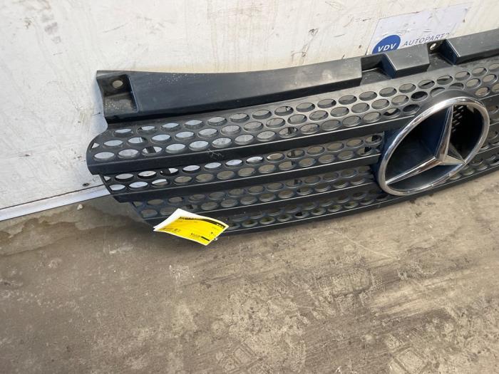 Grill Mercedes Vito