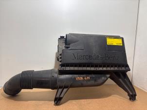 Gebruikte Luchtfilterhuis Mercedes Vito (639.6) 2.2 111 CDI 16V Prijs € 60,50 Inclusief btw aangeboden door Autoparts Van De Velde