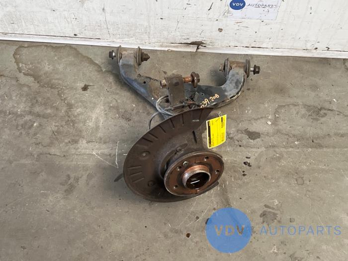Fusee links-voor Mercedes Vito