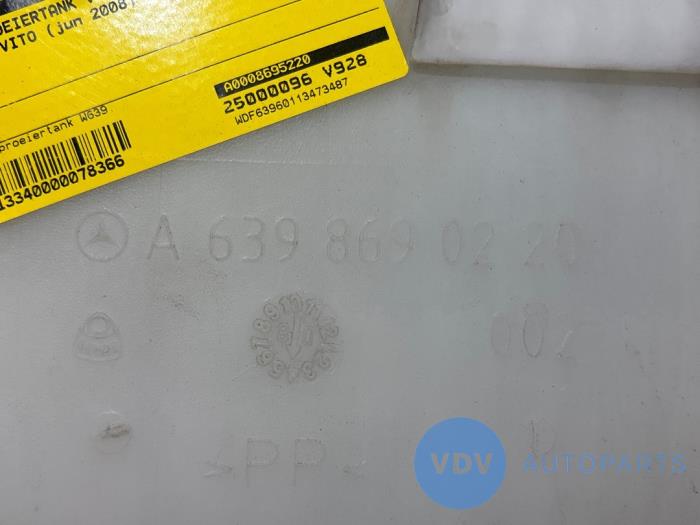 Front windscreen washer reservoir Mercedes Vito