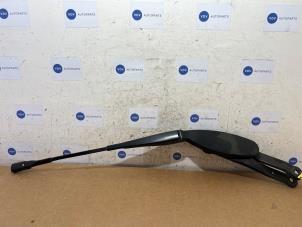 Gebruikte Ruitenwisserarm voor Mercedes CLS (C257) 350d 2.9 24V 4-Matic Prijs € 48,40 Inclusief btw aangeboden door Autoparts Van De Velde