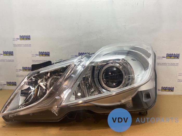 Headlight, left Mercedes E-Klasse