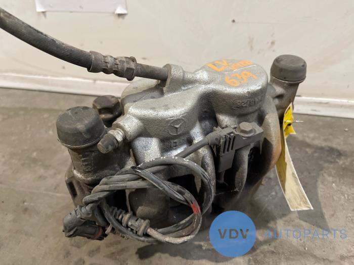 Remklauw (Tang) links-voor Mercedes Vito