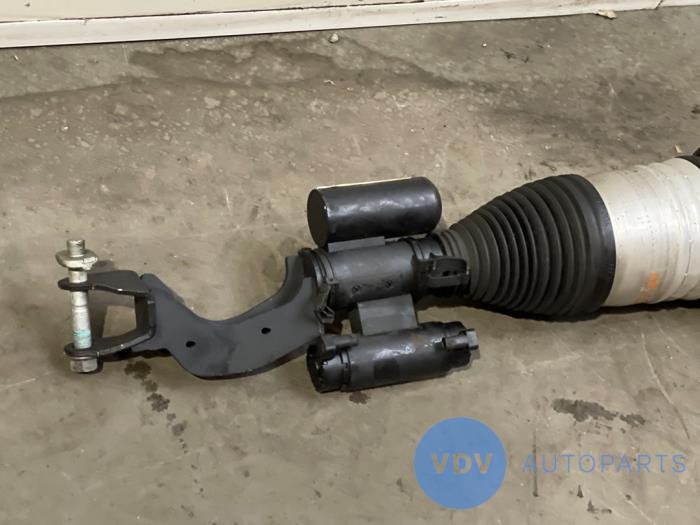 Stoßdämpfer rechts vorne Mercedes E-Klasse