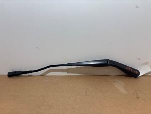 Gebruikte Ruitenwisserarm voor Mercedes E Estate AMG (S213) 4.0 E-63 S AMG V8 Turbo 4-Matic+ Prijs € 24,20 Inclusief btw aangeboden door Autoparts Van De Velde