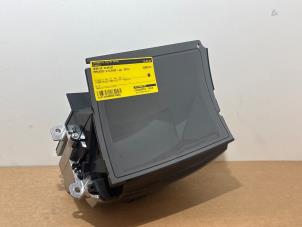 Gebruikte Head-up display Mercedes E Estate AMG (S213) 4.0 E-63 S AMG V8 Turbo 4-Matic+ Prijs € 242,00 Inclusief btw aangeboden door Autoparts Van De Velde