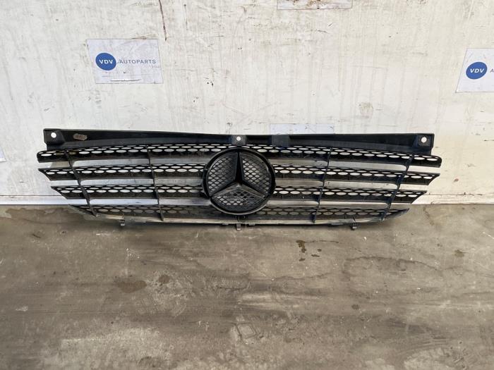 Grill Mercedes Vito