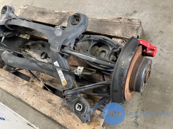 Os tylna napedu na tylne kola Mercedes SL