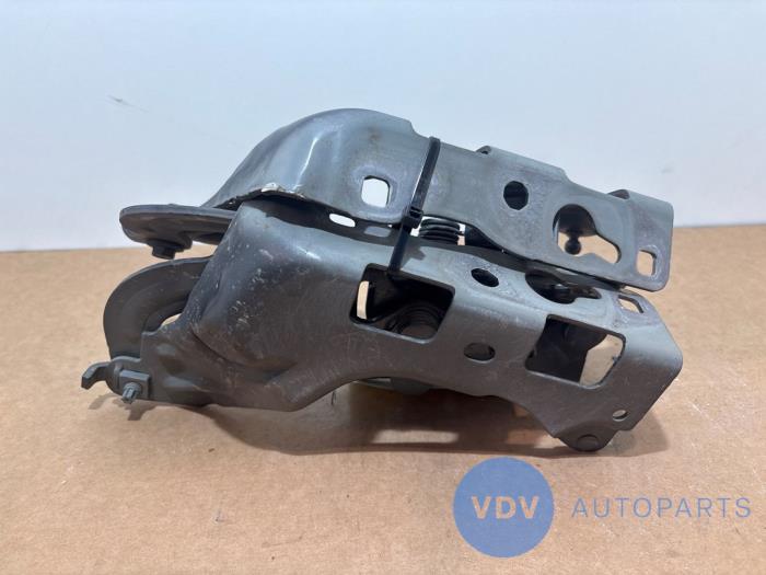 Charnière capot Mercedes E-Klasse