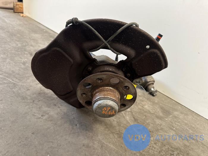 Knuckle, front left Mercedes CLS-Klasse