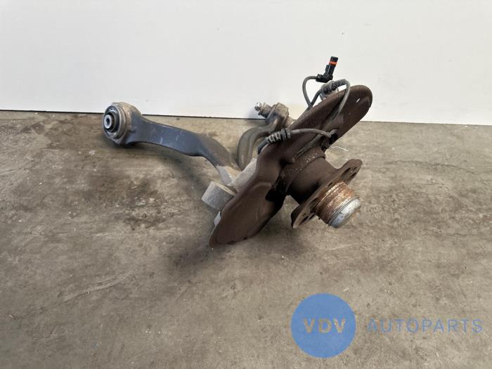 Knuckle, front left Mercedes CLS-Klasse