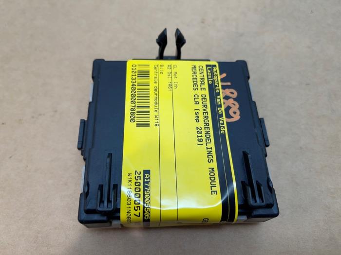 Central door locking module Mercedes CLA