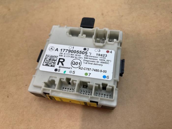 Module verrouillage central des portes Mercedes CLA