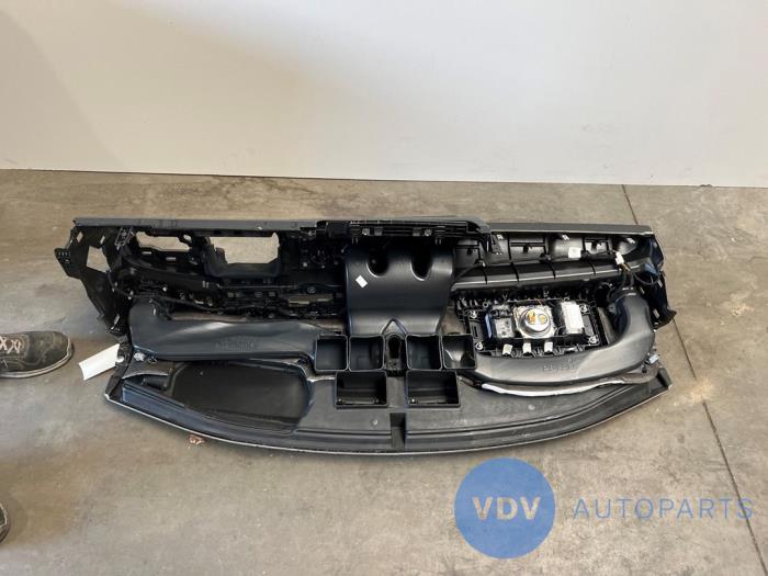 Tableau de bord Mercedes CLA