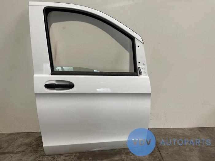 Portier 2Deurs rechts Mercedes Vito