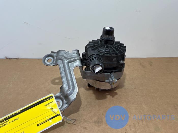 Pompe à eau Mercedes E-Klasse