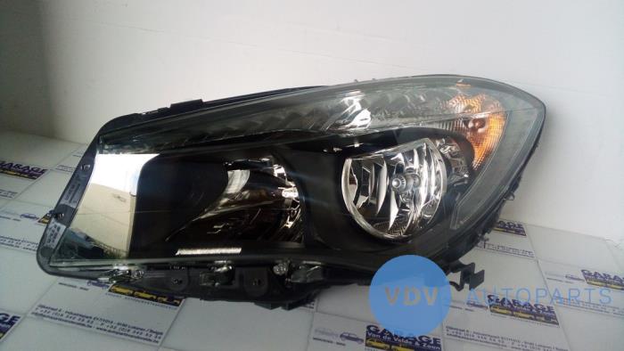 Reflektor lewy Mercedes CLA