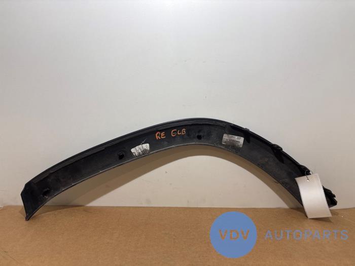 Wielrand achter Mercedes GLB-Klasse