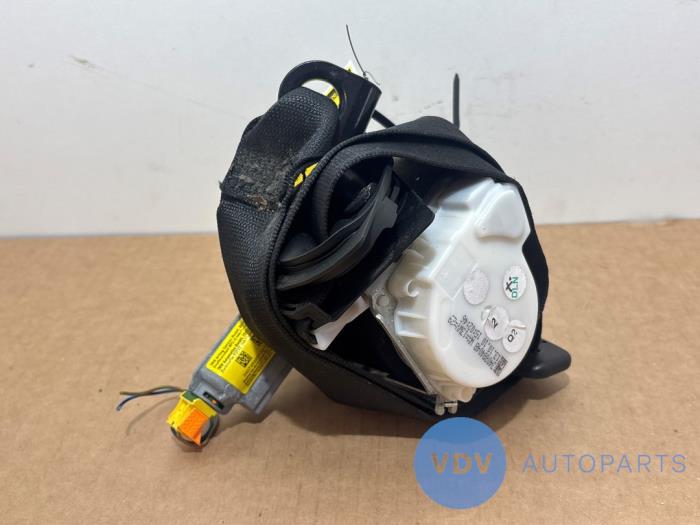 Rear seatbelt, left Mercedes E-Klasse