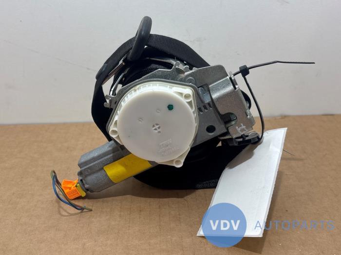 Rear seatbelt, left Mercedes E-Klasse