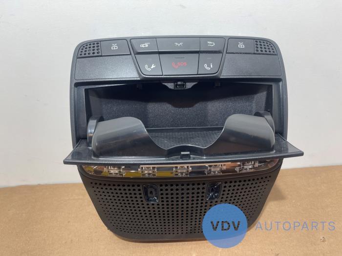 Oswietlenie wewnetrzne przód Mercedes C-Klasse