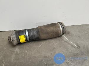 Gebruikte Luchtbalg Mercedes GL (X164) 4.0 GL 420 CDI V8 32V Prijs € 181,50 Inclusief btw aangeboden door Autoparts Van De Velde