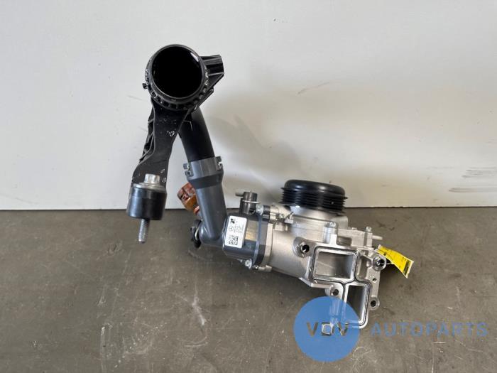 Pompe à eau Mercedes CLA