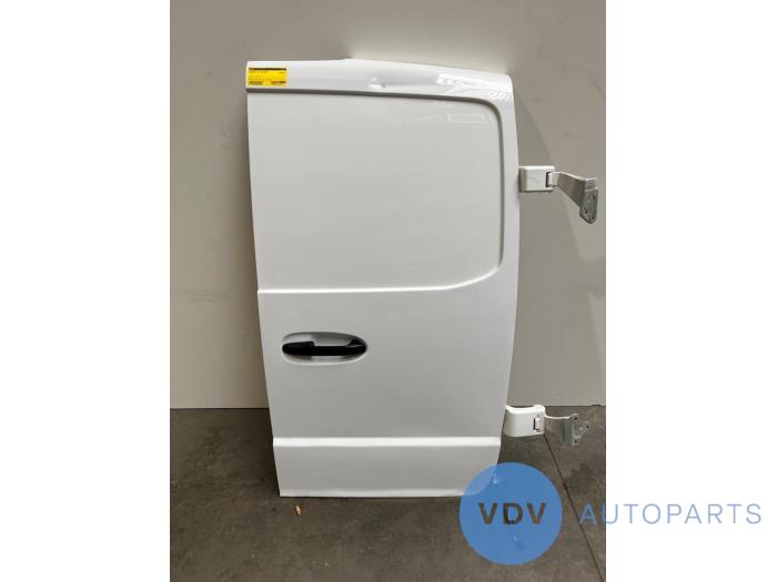 Tylne drzwi samochodu dostawczego Mercedes Vito