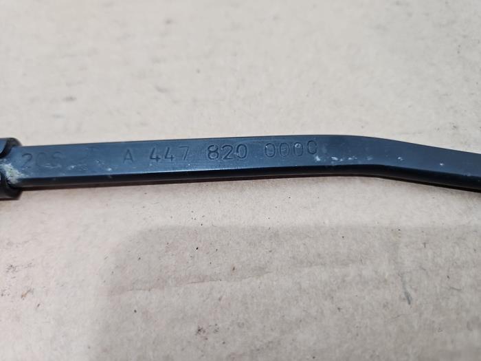 Brazo delantero de limpiaparabrisas Mercedes Vito