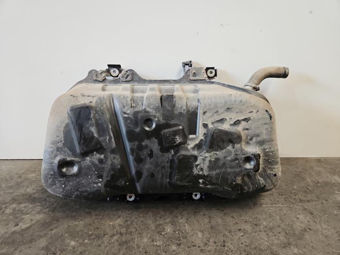 Tank Mercedes GLA