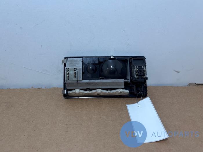 Oswietlenie wewnetrzne przód Mercedes E-Klasse