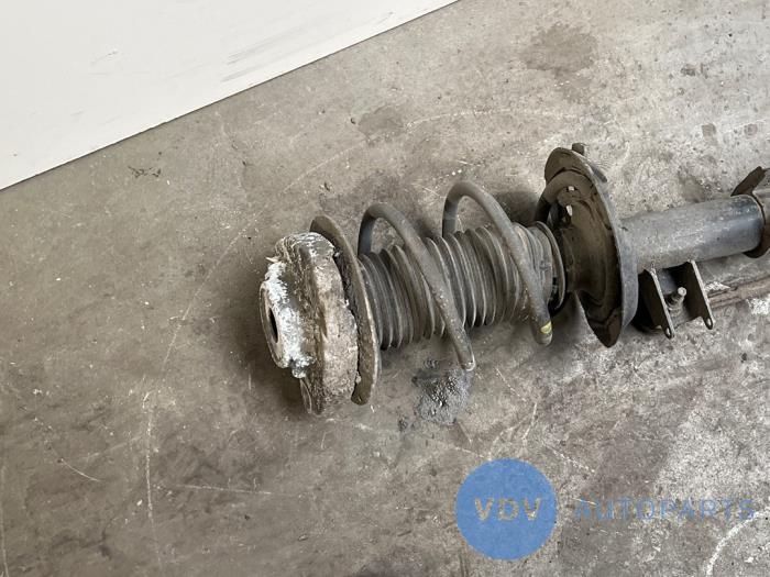Fronts shock absorber, left Mercedes B-Klasse