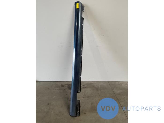 Sill, left Mercedes E-Klasse