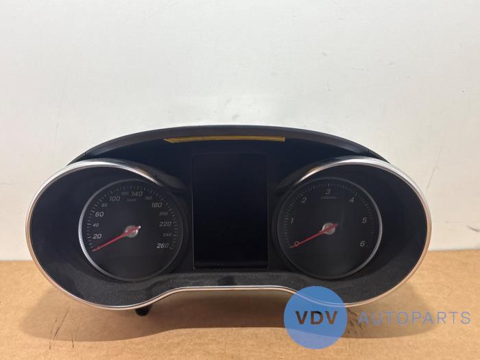 Tacho - Kombiinstrument KM Mercedes C-Klasse