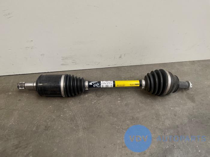 Os napedowa prawy przód Mercedes EQS