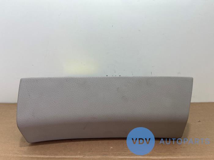 Schowek w desce rozdzielczej Mercedes S-Klasse