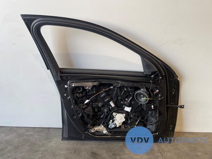 Door 4-door, front left Mercedes C-Klasse